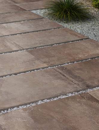 Anti-frost stoneware tiles for outdoor use