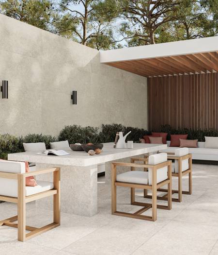 Thick porcelain stoneware for outdoor limestone effect