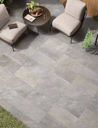 Outdoor porcelain stoneware quartzite effect