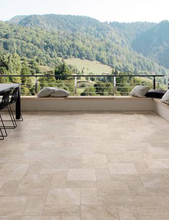 Outdoor porcelain stoneware quartzite effect