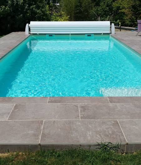grès cérame pour piscines