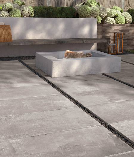 Anti-frost stoneware tiles for outdoor use