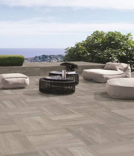 Non-slip floors for outdoor and swimming pools wood effect