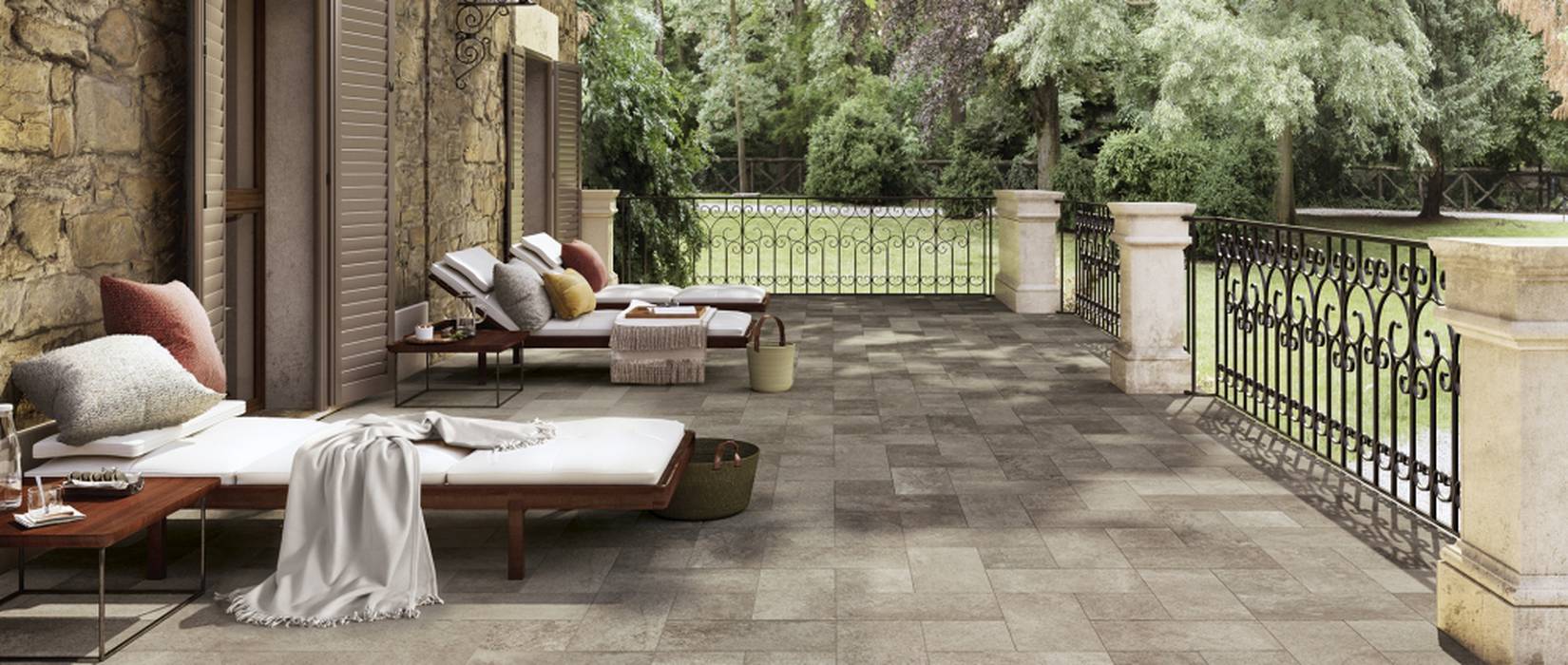 Special floors for outdoor