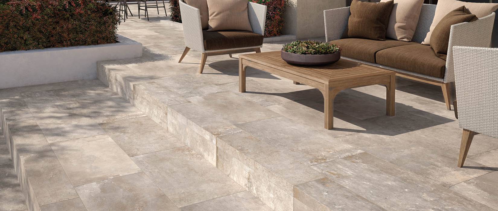 Anti-frost stoneware tiles for outdoor use